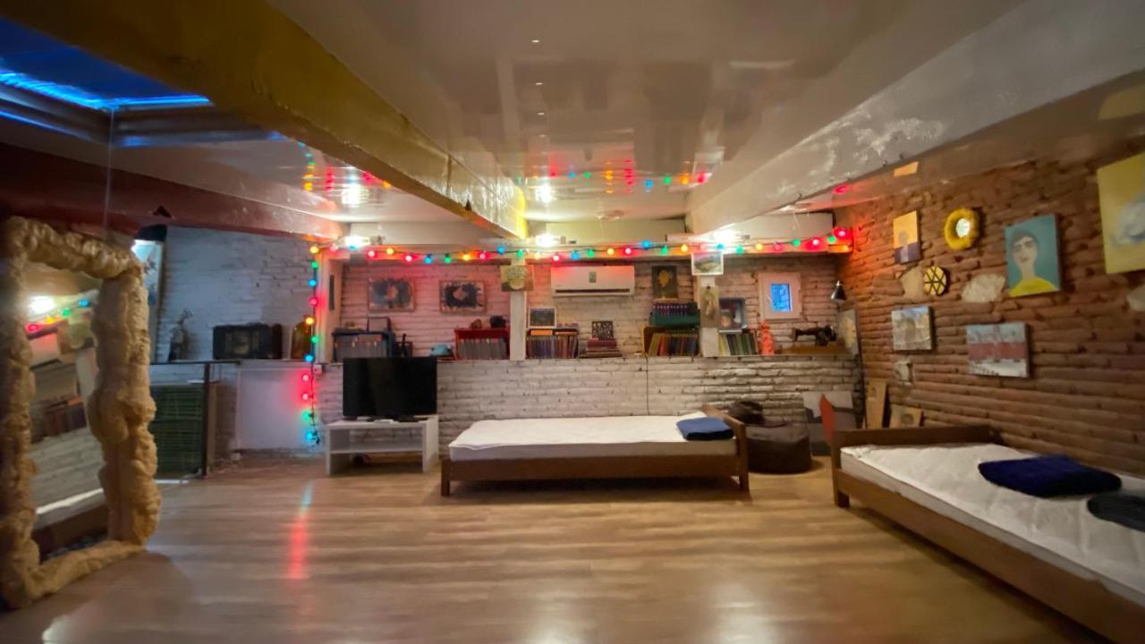 Art Apartment In Kala Tbilisi Historic District Extérieur photo