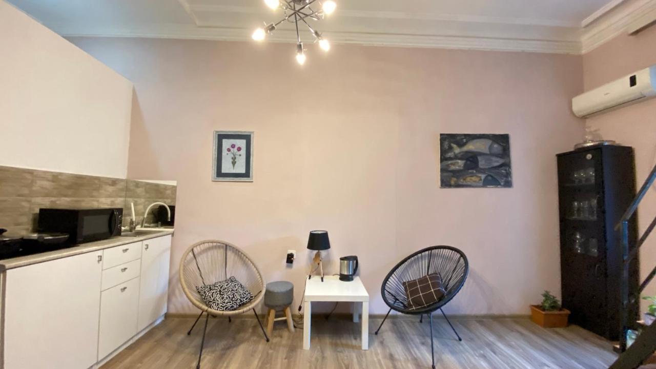 Art Apartment In Kala Tbilisi Historic District Extérieur photo
